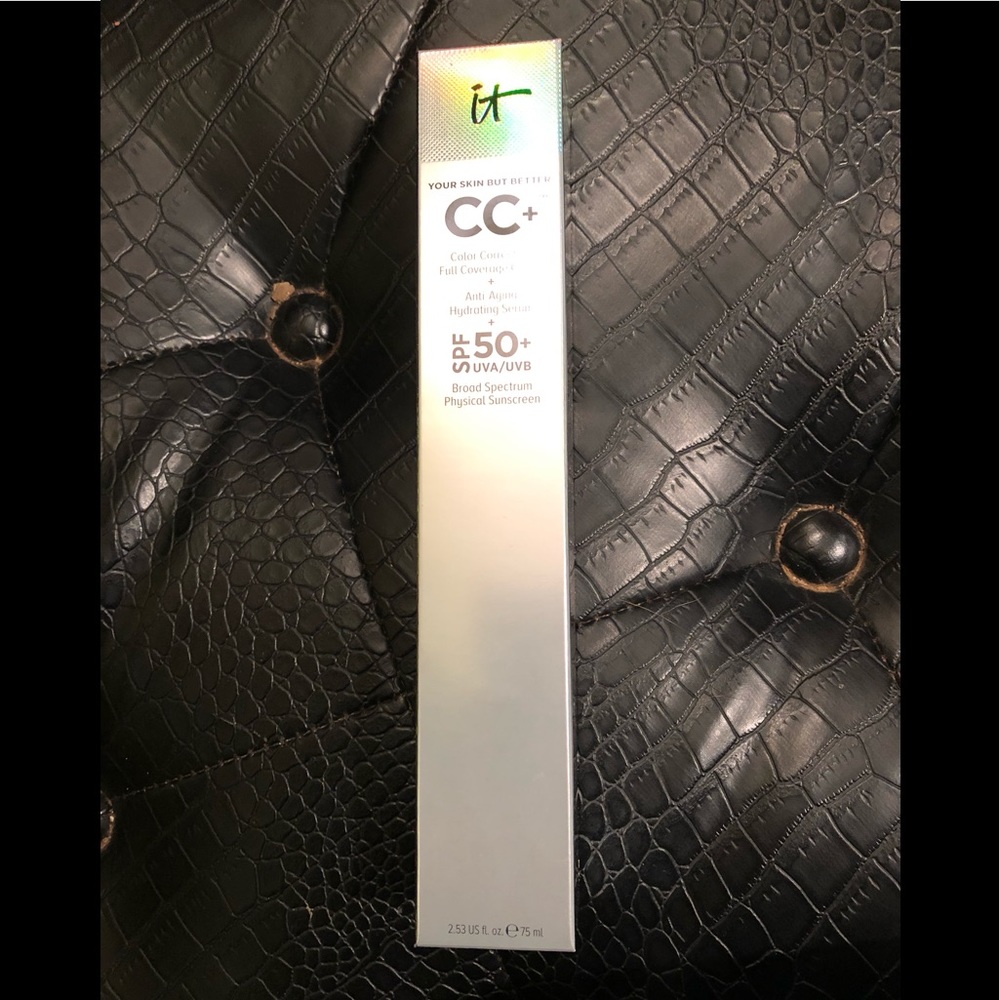 It cosmetics full coverage BRAND NEW HUGE TUBE!!!